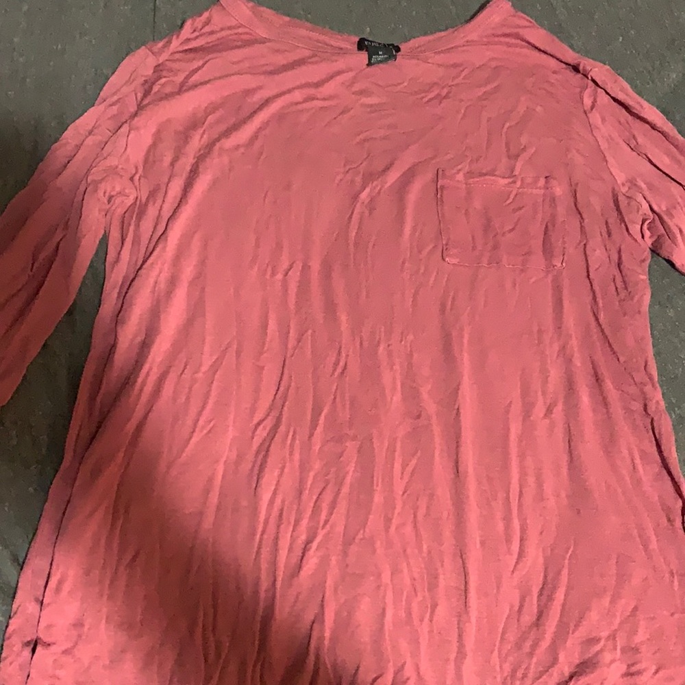 Dusty pink color half sleeve with detail down back